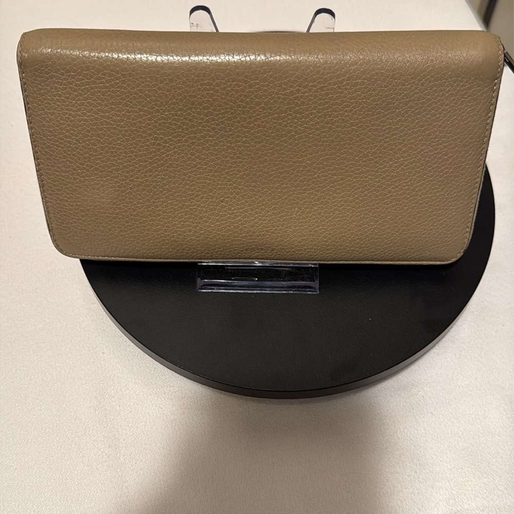 Celine Round Long Wallet Beige Leather CELINE in near MINT condition. - Picture 2 of 10